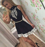 Vestido em Renda com Gravatinha